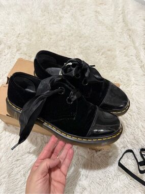 Dr Martens Favour Shoes - Size 10 - black